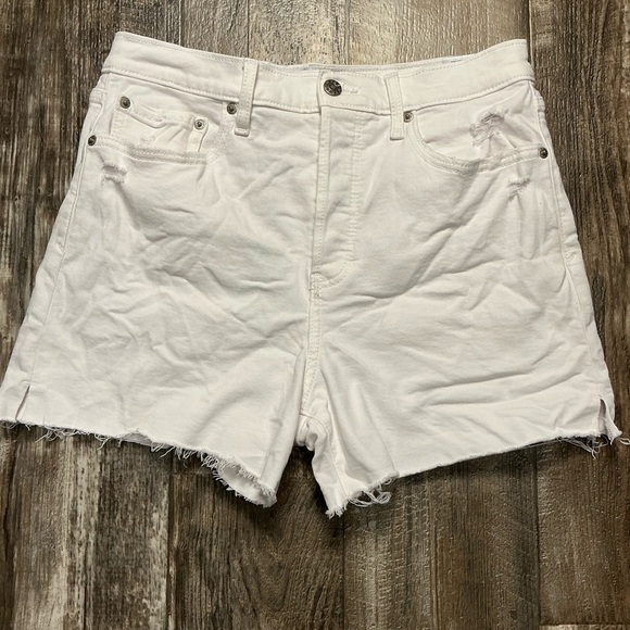 Daze White Denim Women Shorts Size 29 - Picture 1 of 11